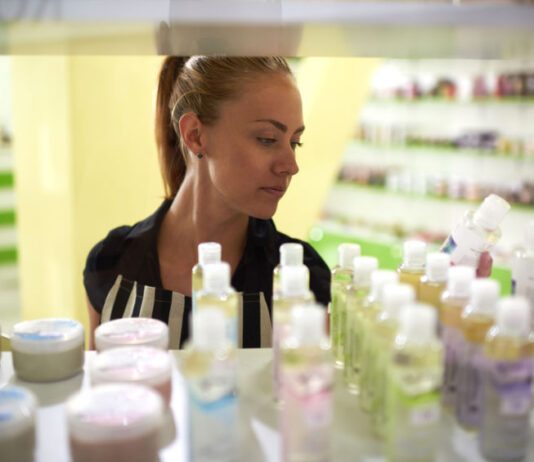 Industrie cosmétique : Comment booster votre performance avec le management de transition ?