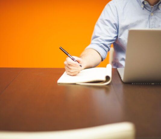 Micro-entrepreneurs : faut-il s’inquiéter du passage du seuil de TVA à 25 000 € ? seuil tva micro entreprise