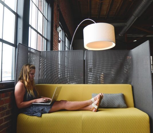 Comment l’IA permet de réduire le temps de travail tout en augmentant la productivité ? poroductivité améliorée grâce à l'IA